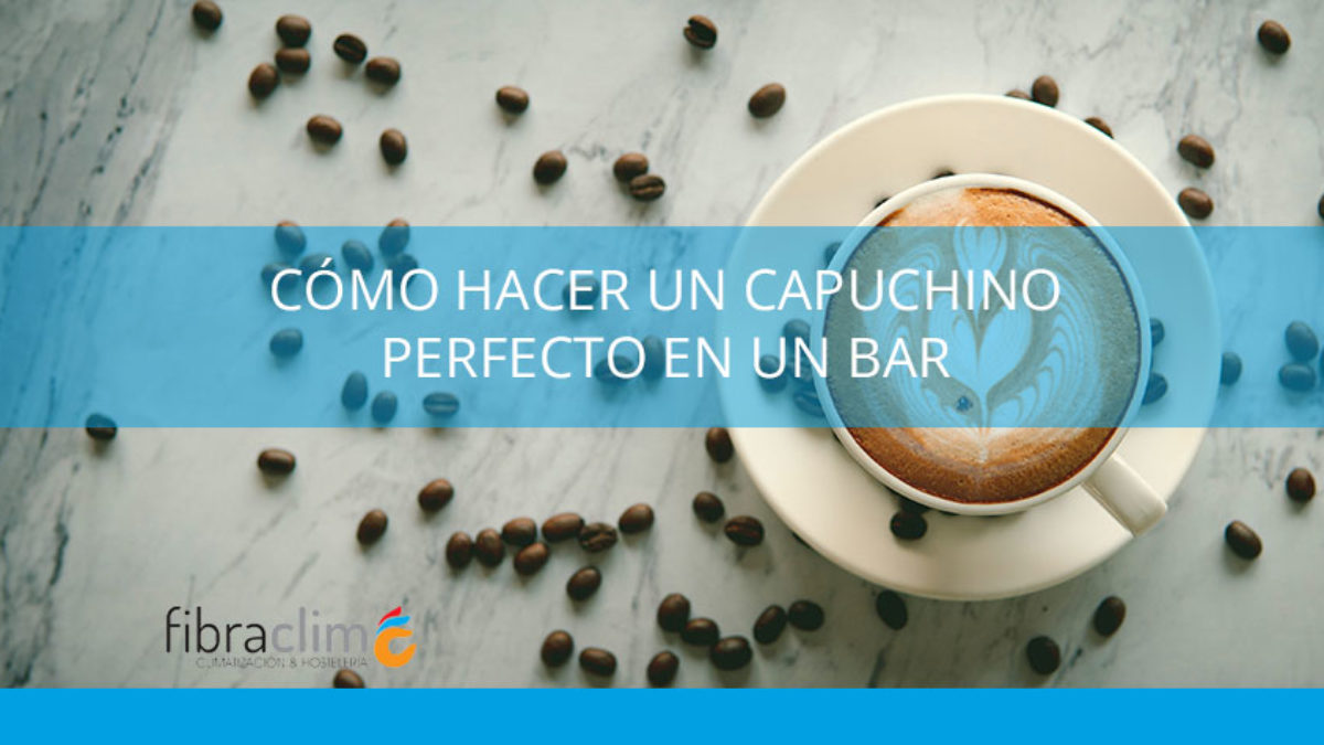 Cómo hacer un capuchino en un bar