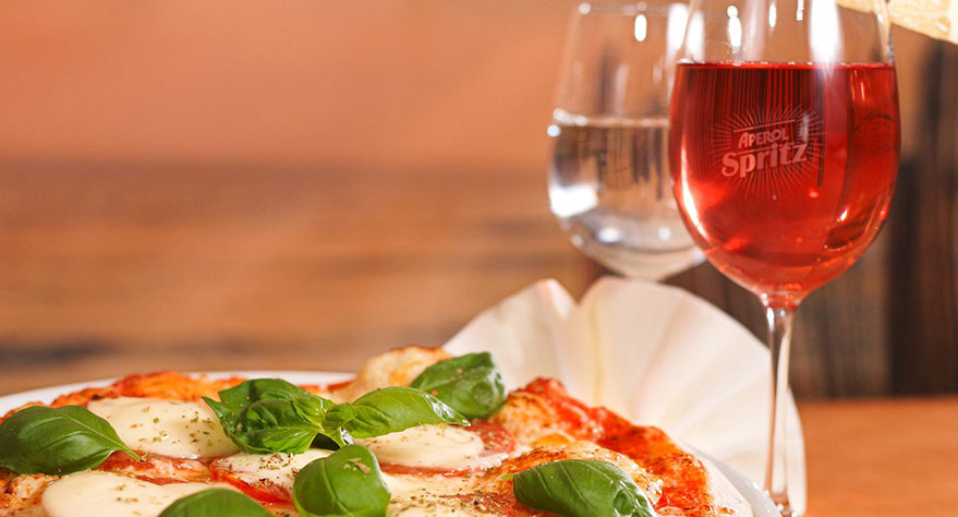 como-hacer-el-verdadero-aperol-spritz-acompanante