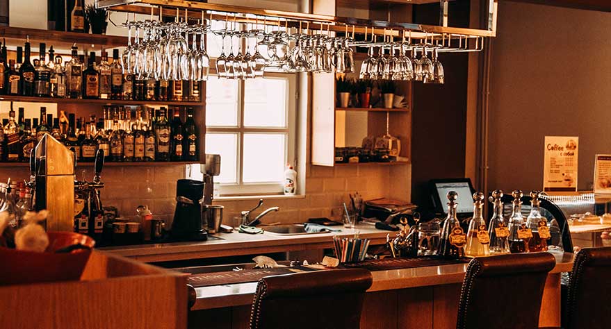 consejos-sobre-como-decorar-un-bar-de-copas