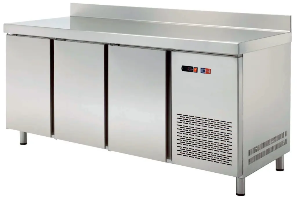 Mesa GN1/1 Refrigerada 4 puertas Fondo 700 de 2242 x700 x850h mm TRCH-225