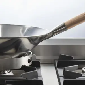Reductor WOK sobre fuego cocina serie 700 Línea Varsovia