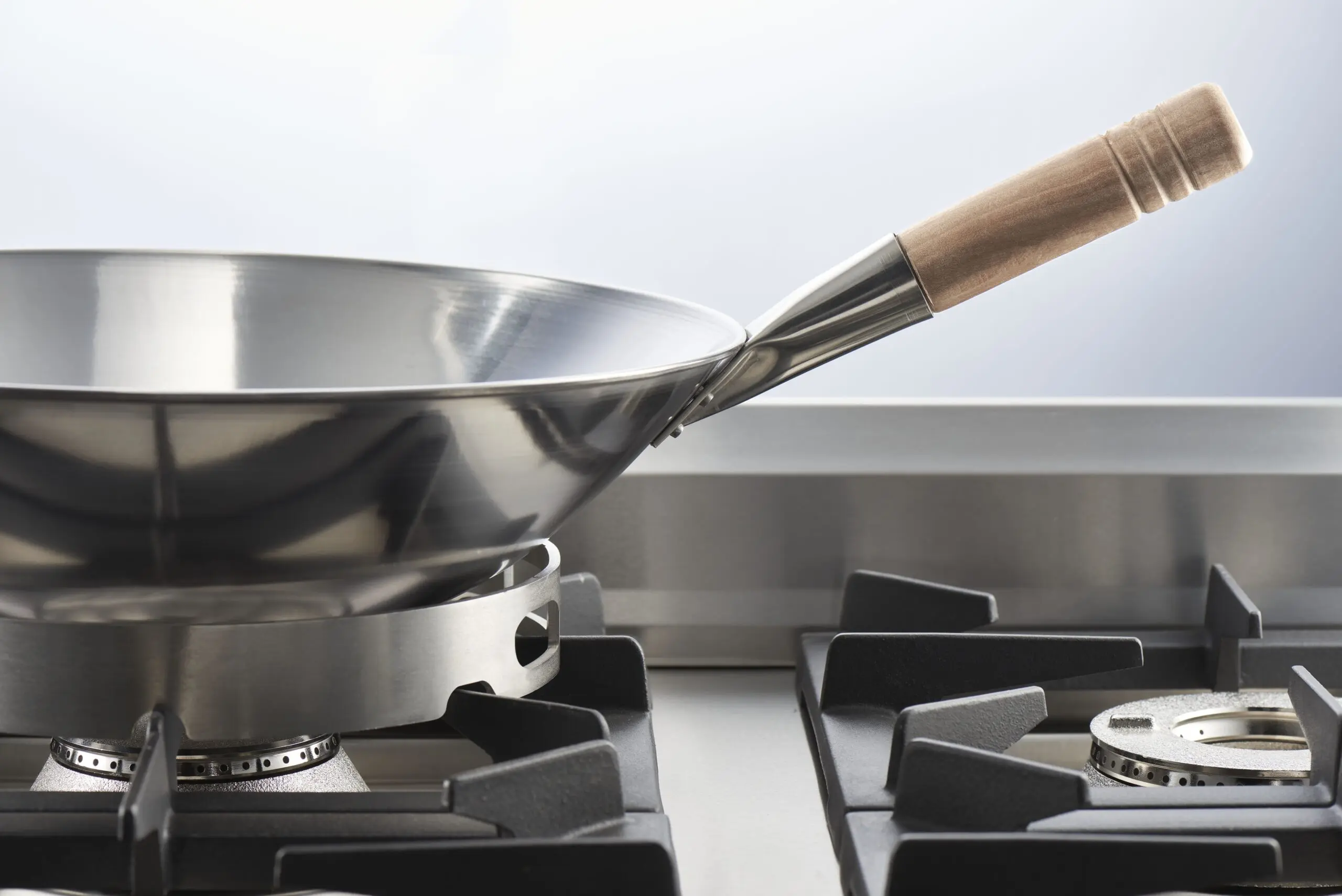 Reductor WOK sobre fuego cocina serie 700 Línea Varsovia