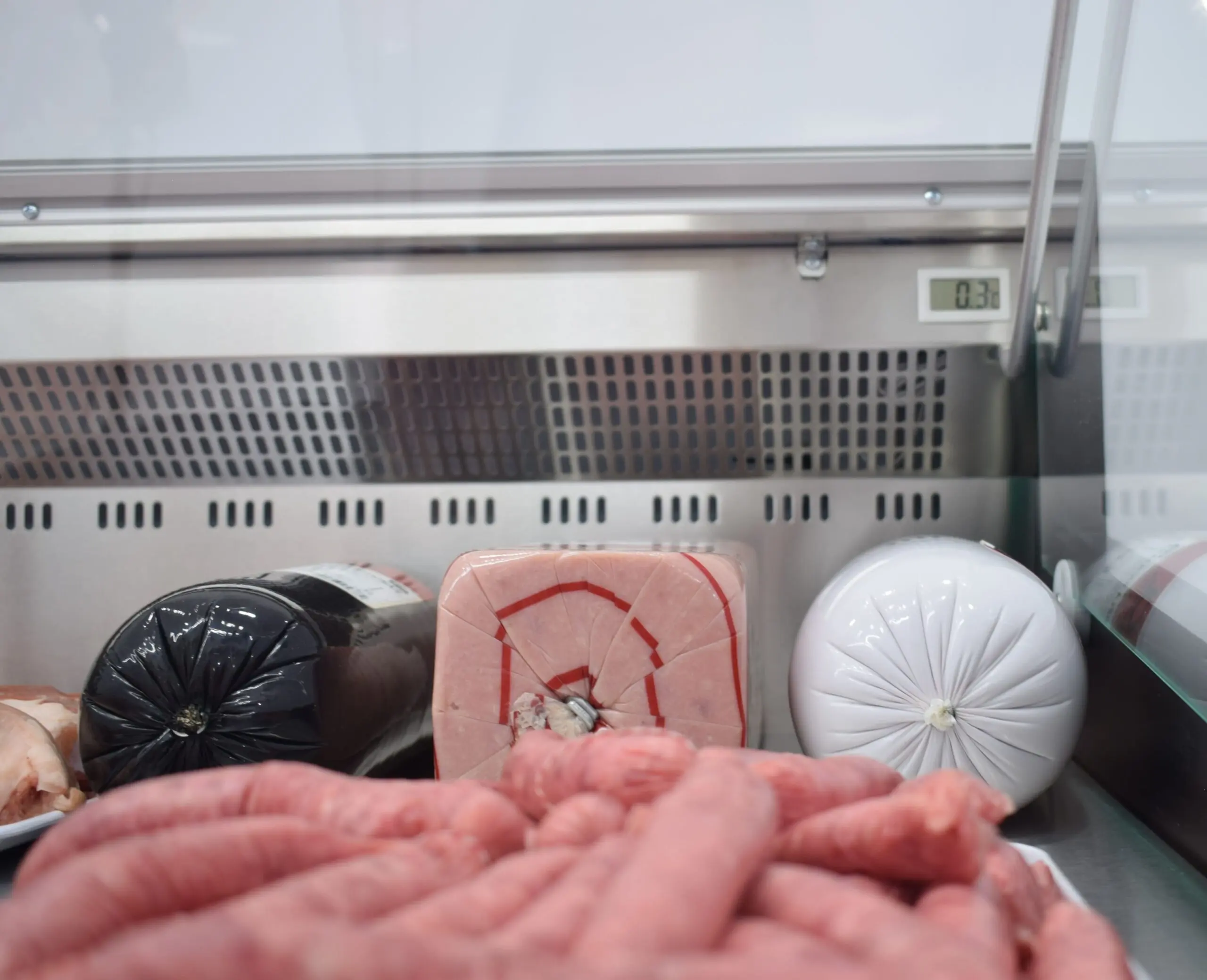 Vitrina Refrigerada Expositora de 2,5 metros Fondo 1100 Frío Ventilado - Exposición Inoxidable - Línea CORDOBA VRV-250-XL