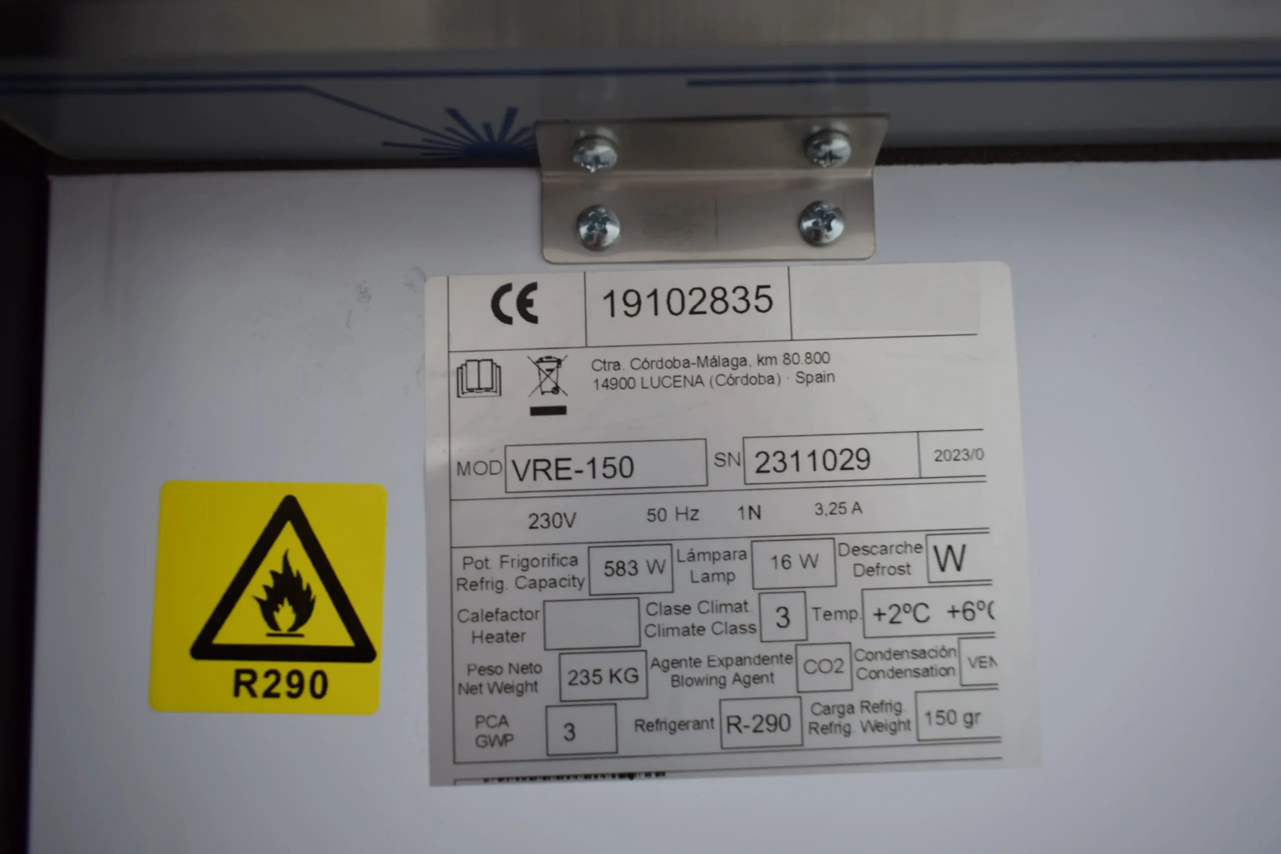 Vitrina Refrigerada Expositora de 2 metros Fondo 973 mm Frío Estático Línea CORDOBA VRE-200
