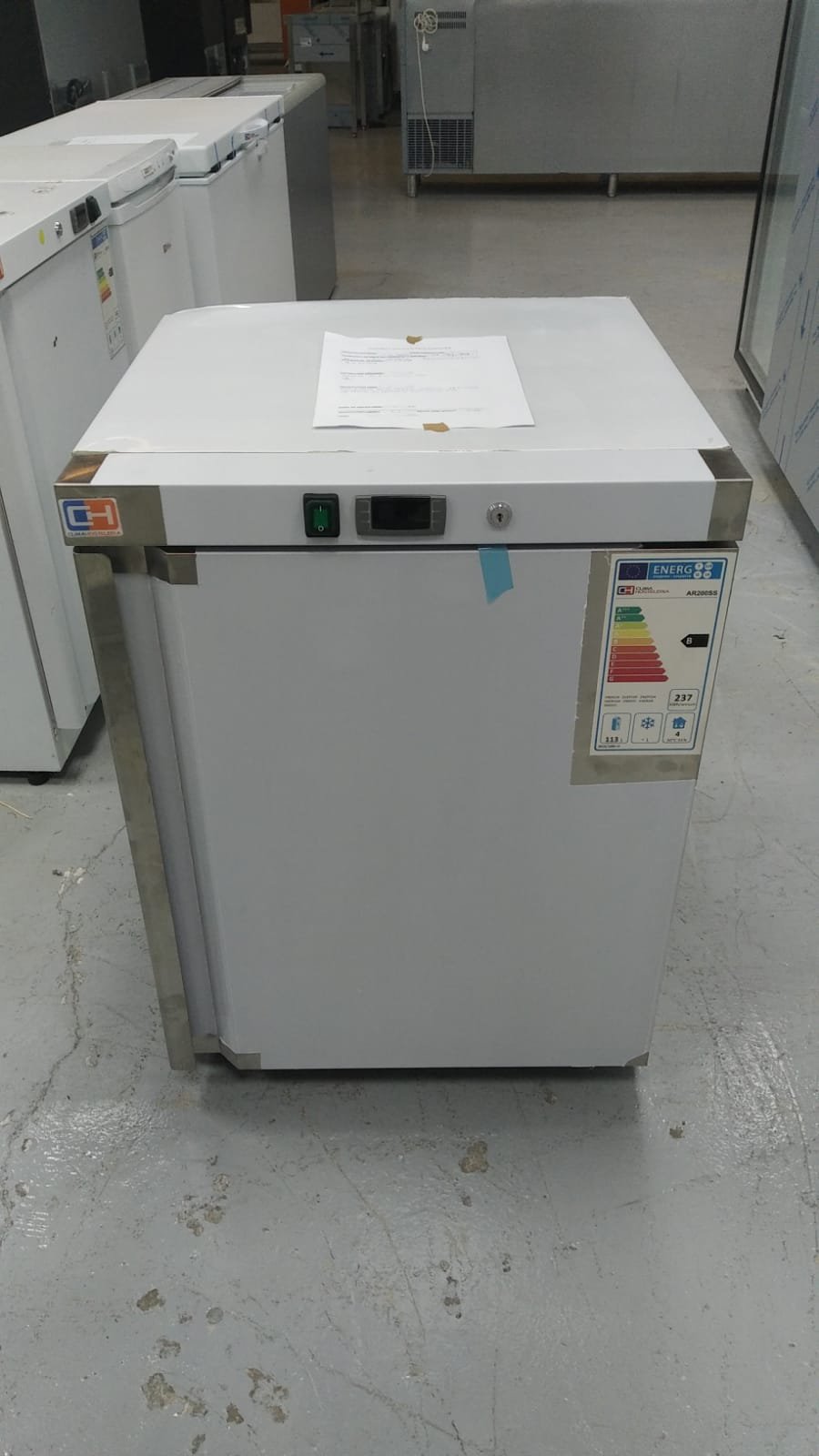 Armario refrigerado de 200 litros acero inoxidable AR200SS-OUT-T2 (OUTLET)